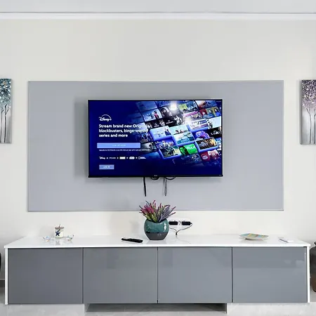 Seasons Luxury Apartment *