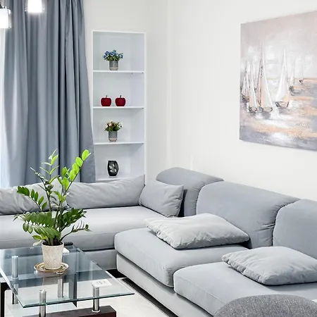 Seasons Luxury Apartment *